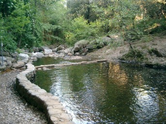 la source minérale à laroque des albères